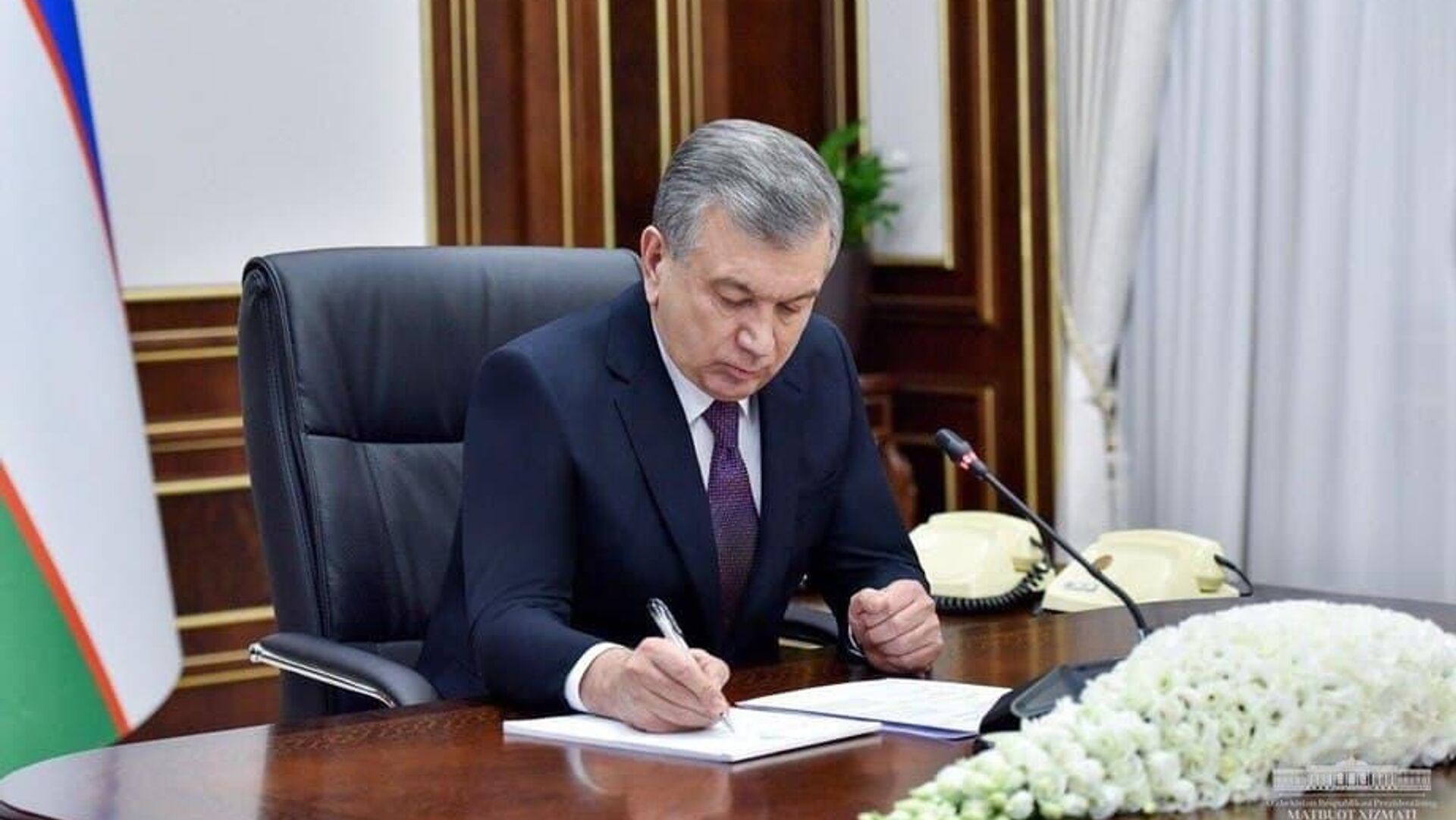 Президент подписал указ - Sputnik Узбекистан, 1920, 25.10.2025