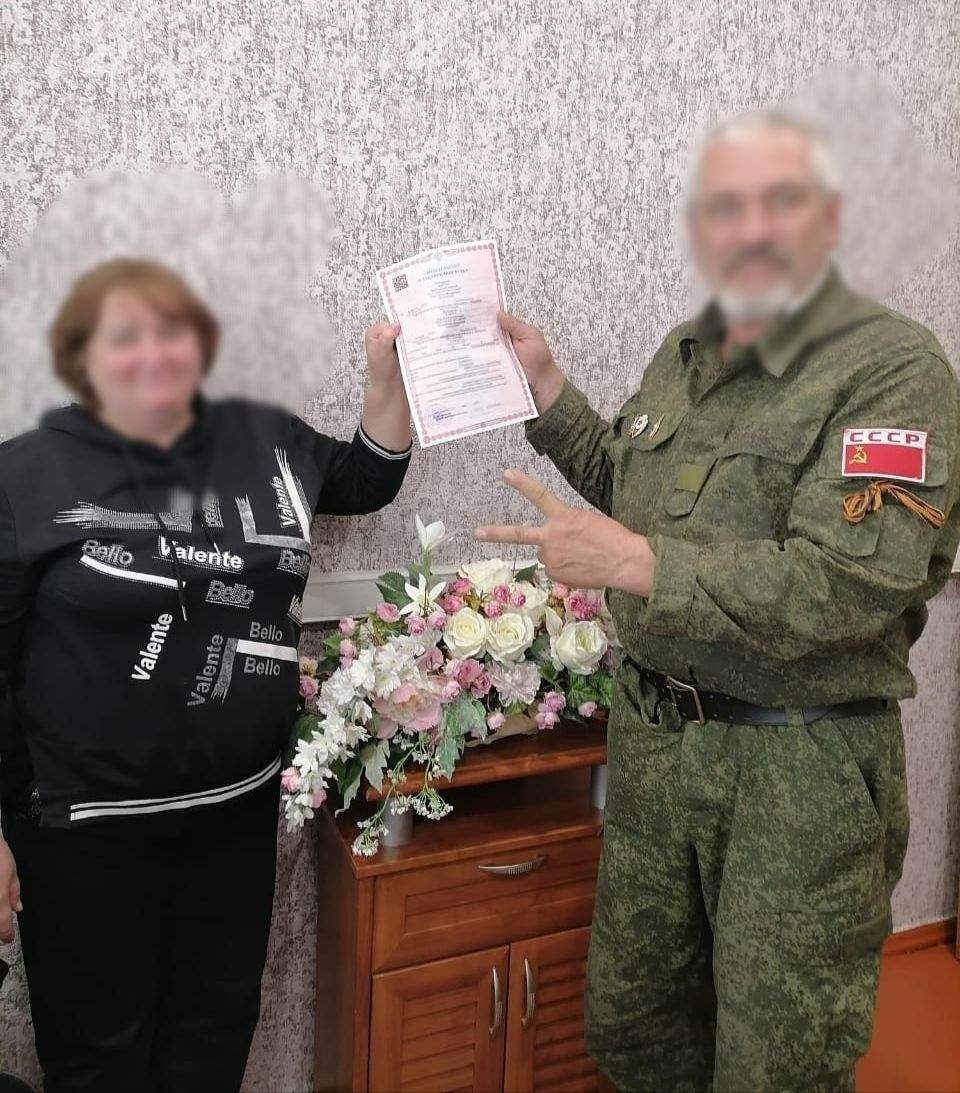 В Курской области заключили брак участник СВО и его избранница
