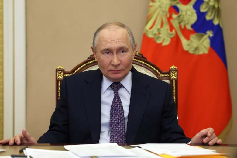 Путин дал поручение по пособиям для многодетных