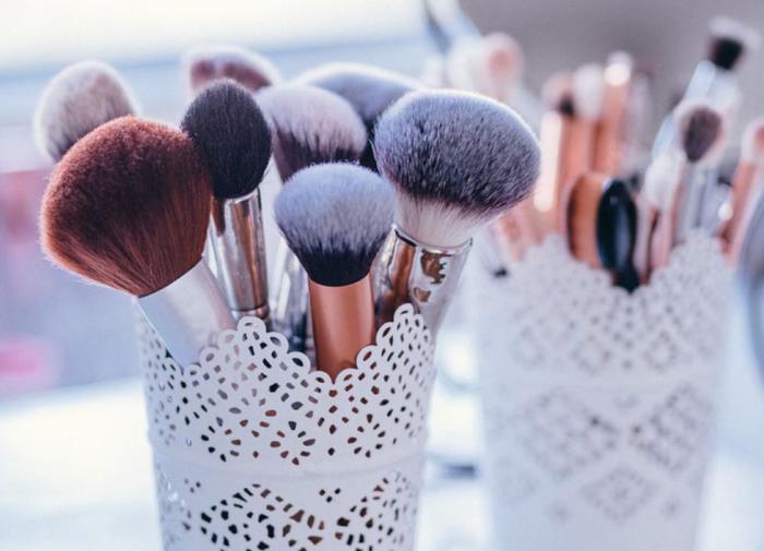 Как освежить макияж за 30 секунд с помощью бронзера