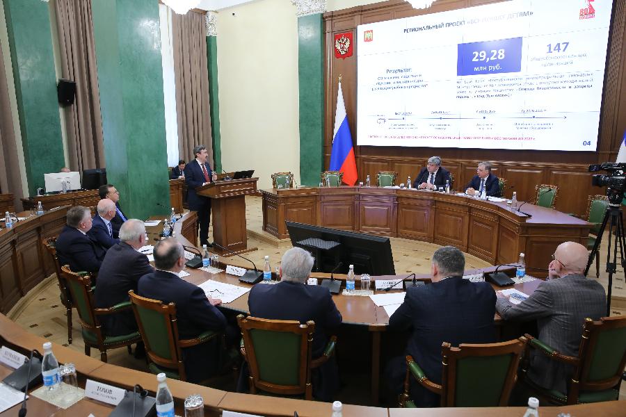 Глава КБР Казбек Коков провел совещание по вопросам реализации отдельных мероприятий национальных проектов и государственных программ в 2025 году