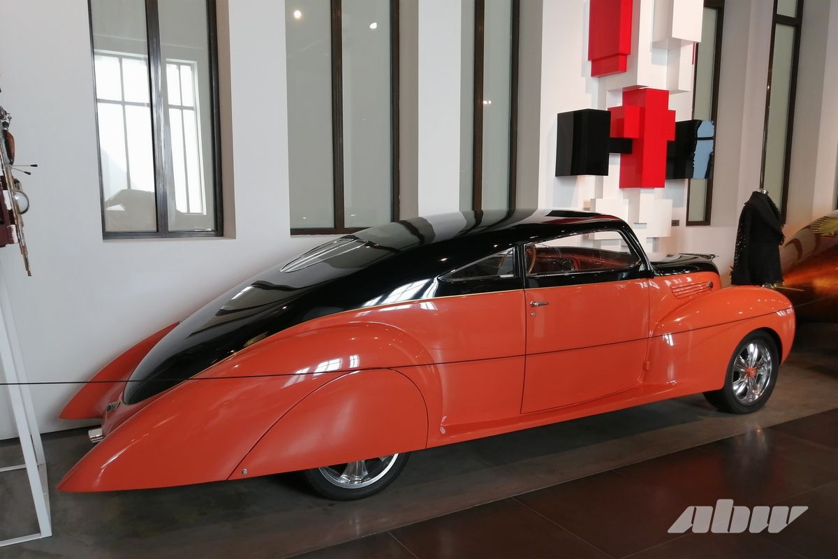 Стиль, мода и ретроавтомобили музея в испанской Малаге: часть вторая