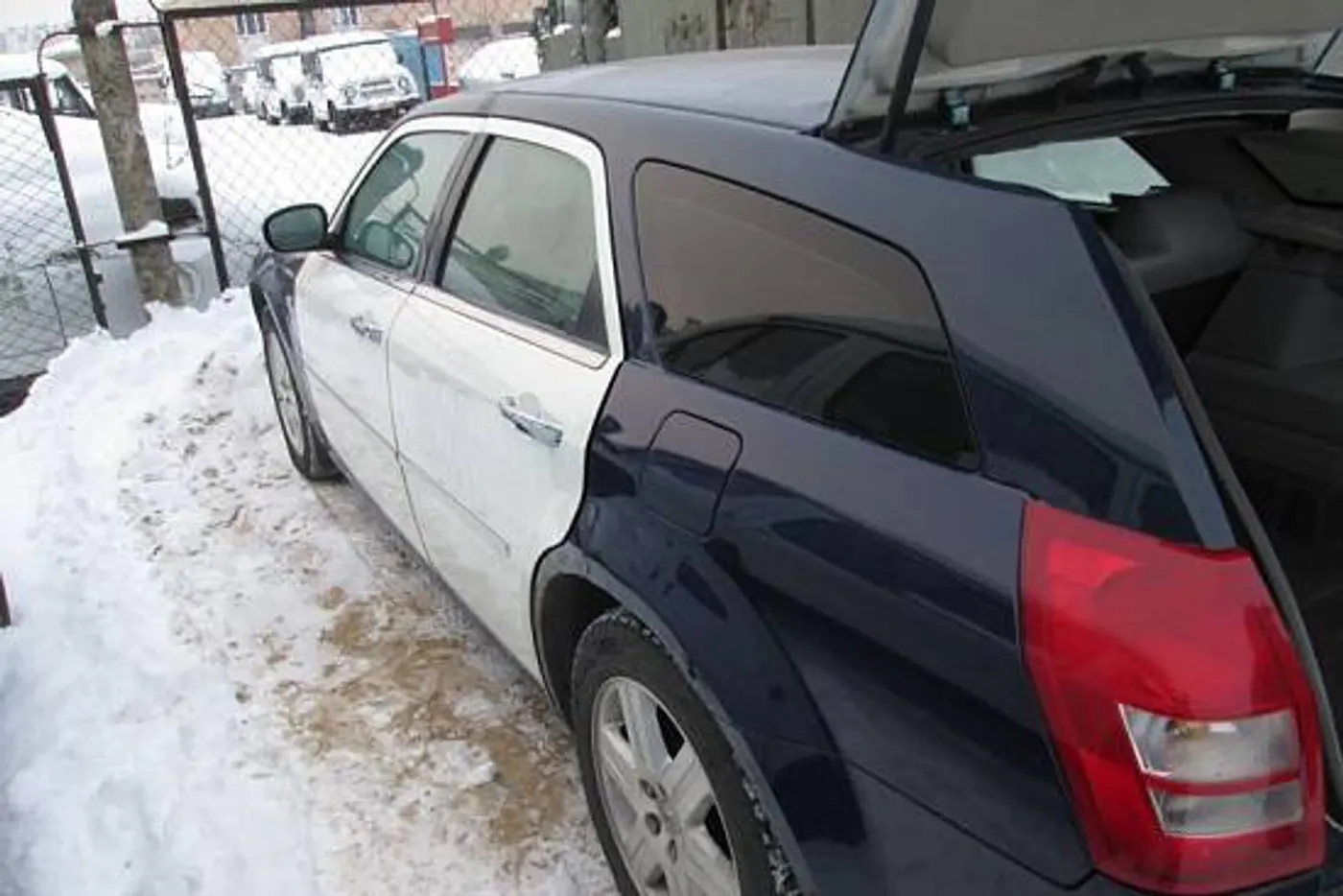 Chrysler 300С из автопарка ГАИ продают с аукциона. Сколько стоит?