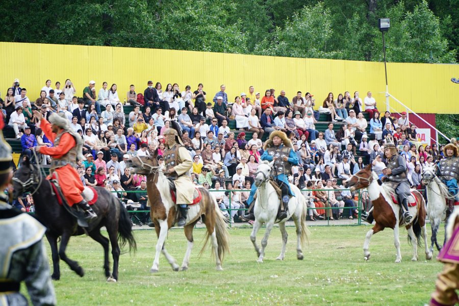 В Туве проходит Межрегиональный фестиваль музыкальных инструментов народов России «Вселенная кочевника»