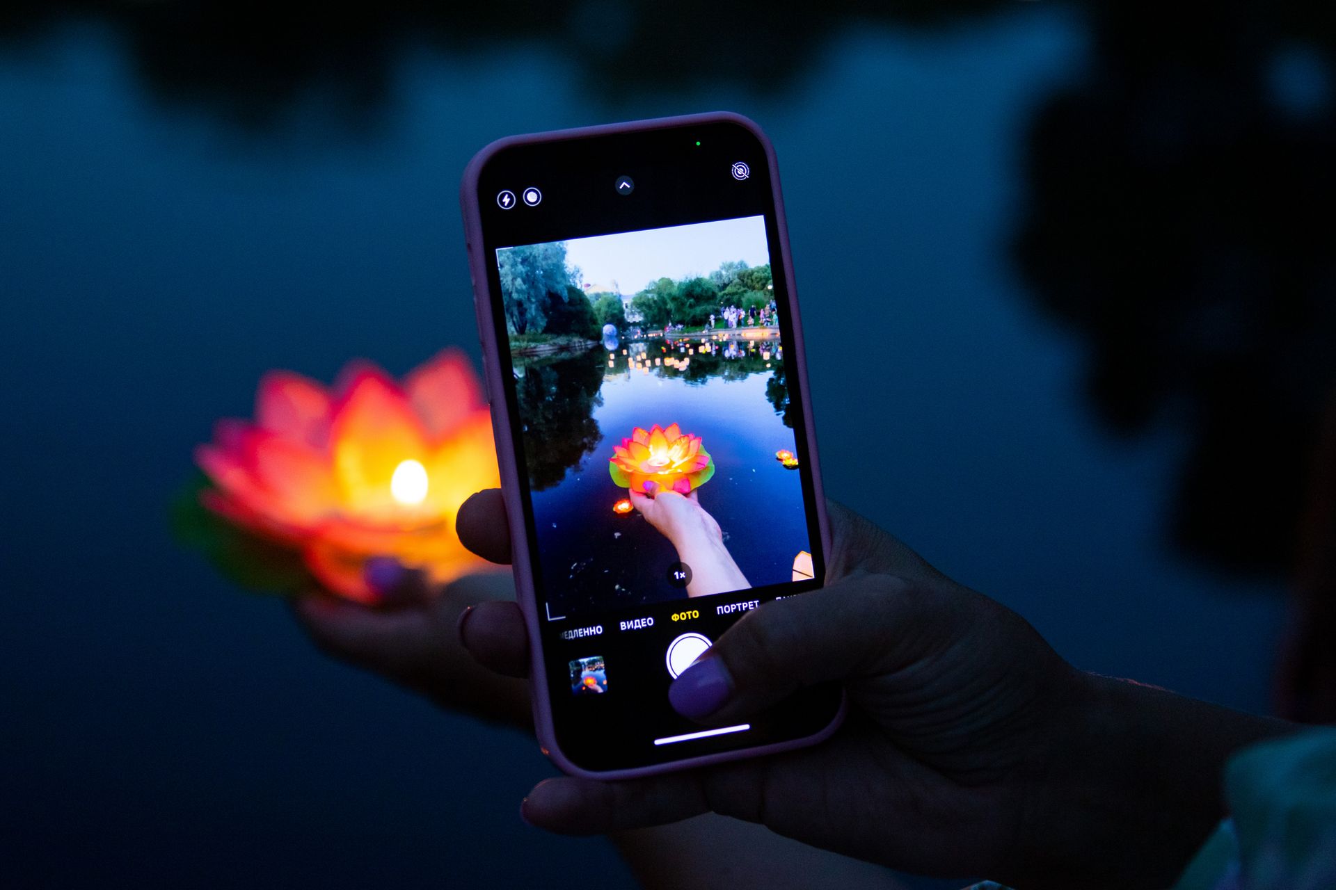 Огни света отзывы. Фестиваль водных фонариков спб 2022. Фонарики в юсуповском саду. Свет в темноте. Фестиваль водных фонариков юсуповский.