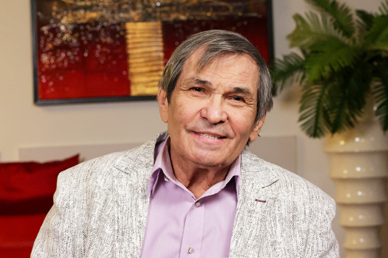 Бари Алибасов