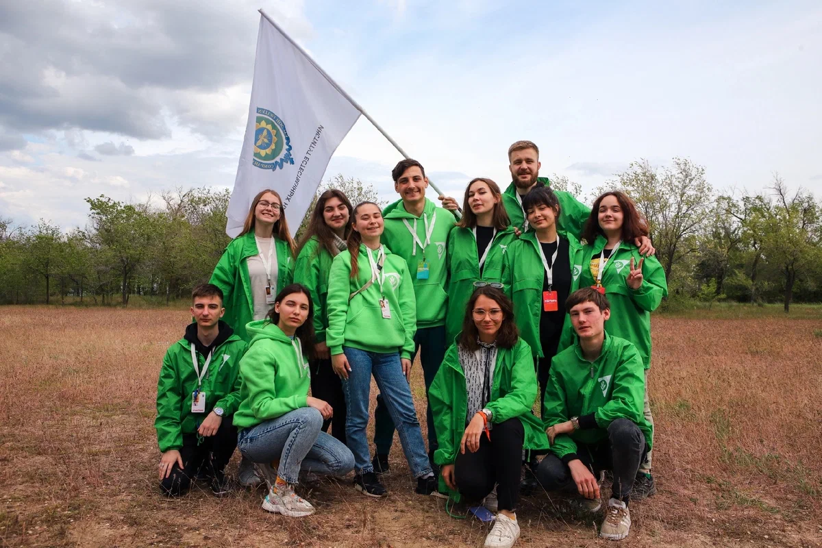 Сегодня наступит полное погружение в green family. Нас ждёт увлекательное путешествие по институту естественных наук (ИЕН). Начнём, с первой локации - направления «Картографии и геоинформатики».-2