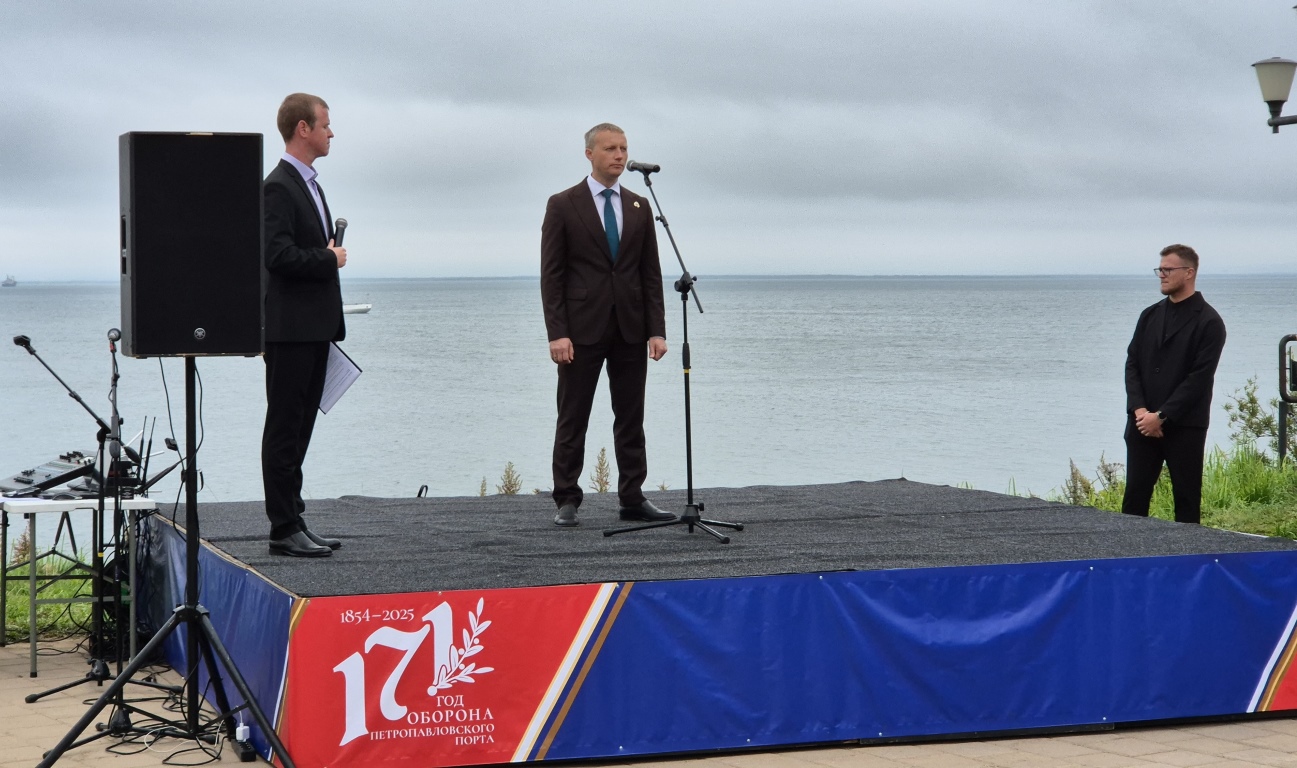Победа наших предшественников является ярким свидетельством беспримерного мужества, героизма и самоотверженности, - сказал Глава города Евгений Беляев о героической обороне Петропавловска