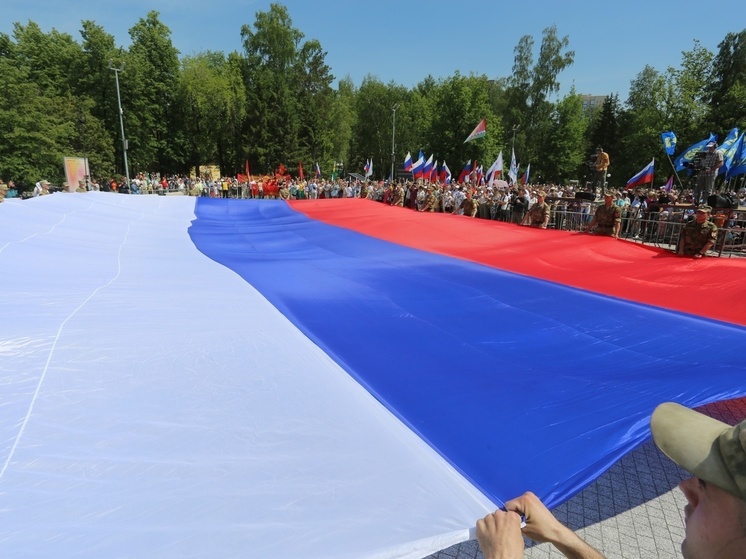 Праздник истинных патриотов: в Томске 22 августа отмечают День государственного флага РФ