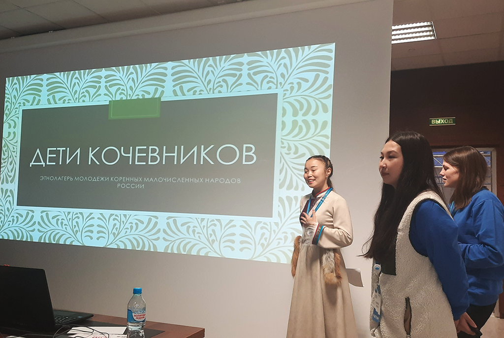 Методист томск. Департамент общего образования томской области официальный сайт. Методист томск. Павел лушка образование. Профессиональные создатели презентаций.