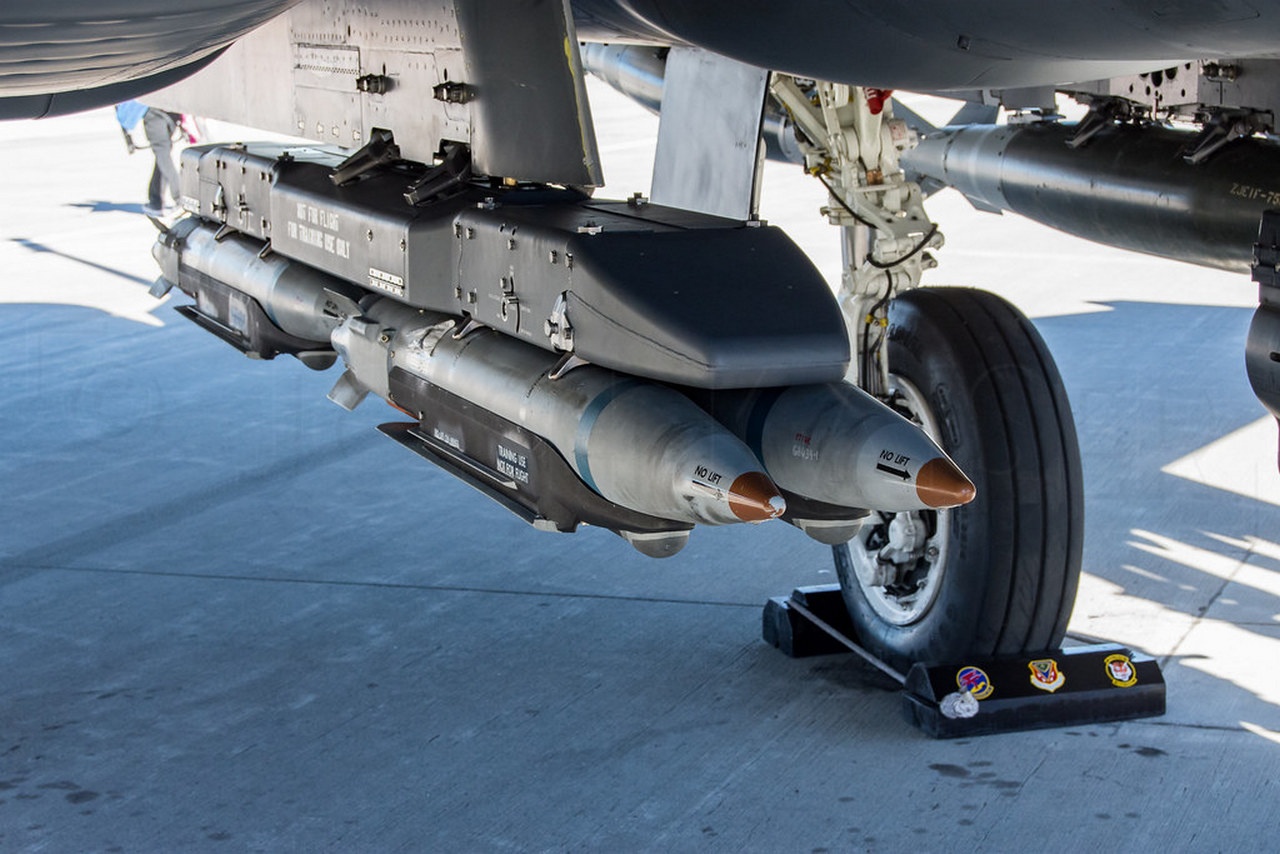 Бомбы малого диаметра GBU-39.