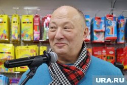 Земляки вручили Гальцеву мини-копию его самого (архивное фото)