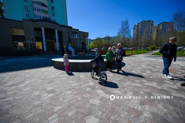 В Белгороде завершают создание крупного детского и спорткластера в Комсомольском сквере - Изображение 1