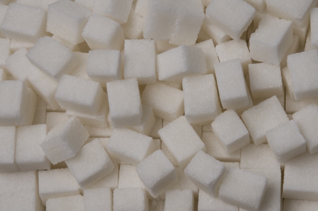 ФАС начала проверки поставок сахара из-за его дефицита в магазинах