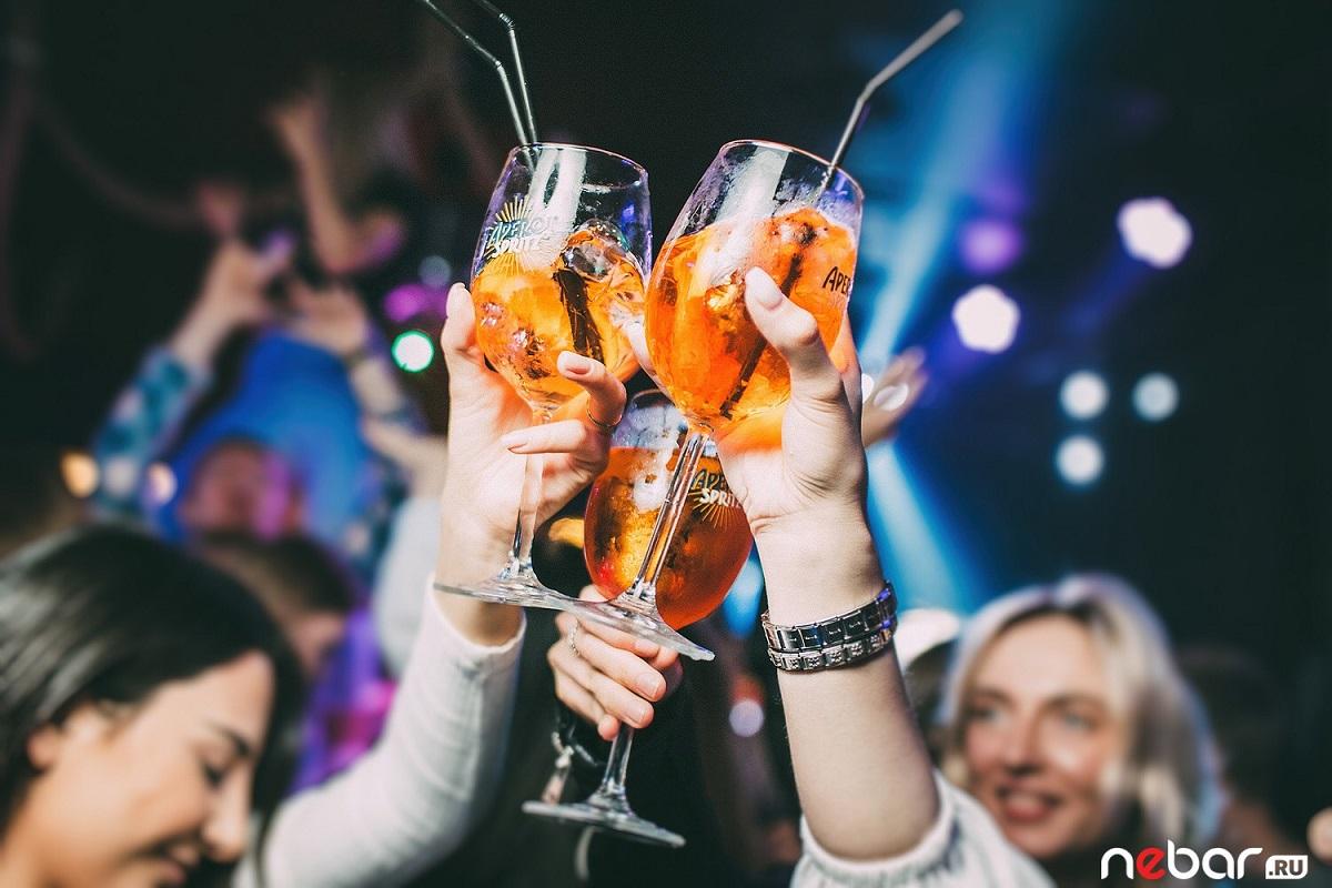 Караоке чайка волжский. Бар небар нижний тагил. Максим прытков челябинск. В небаре новосибирск девушку. Лика жоржовна в новосибирск.