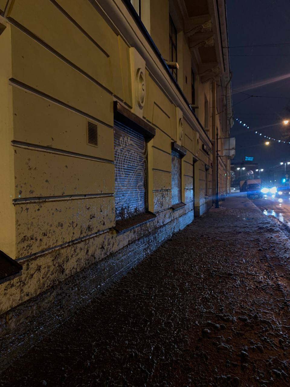 Стена санкт петербург. Стены Санкт Петербурга. Питер сегодня. Стены обшарпанные СПБ. Фонтанка СПБ.