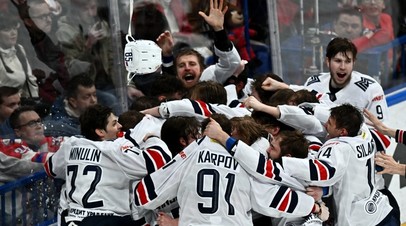 Хоккеисты «Металлурга» после победы в Кубке Гагарина