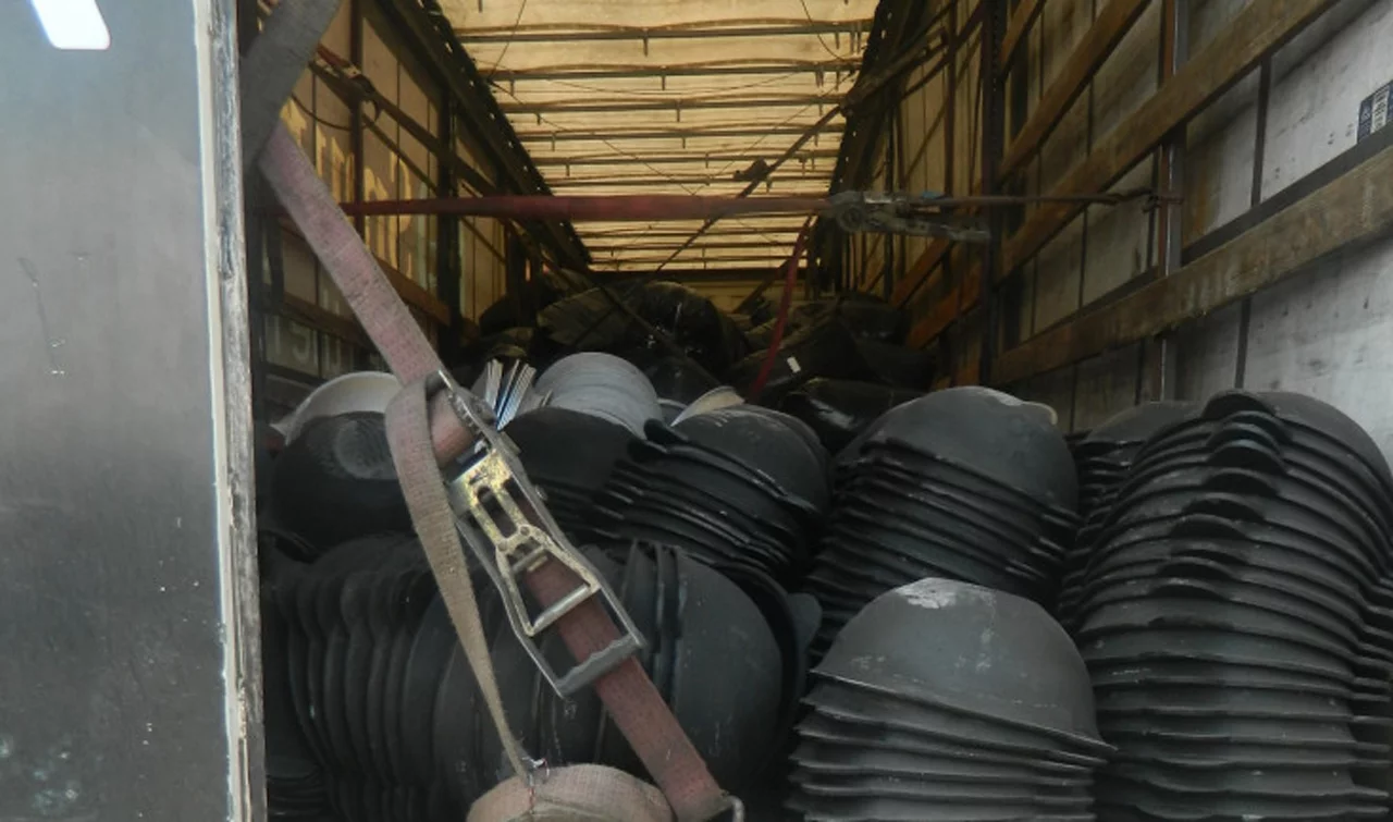 Челябинская таможня не пропустила почти 3 тысячи чугунных казанов