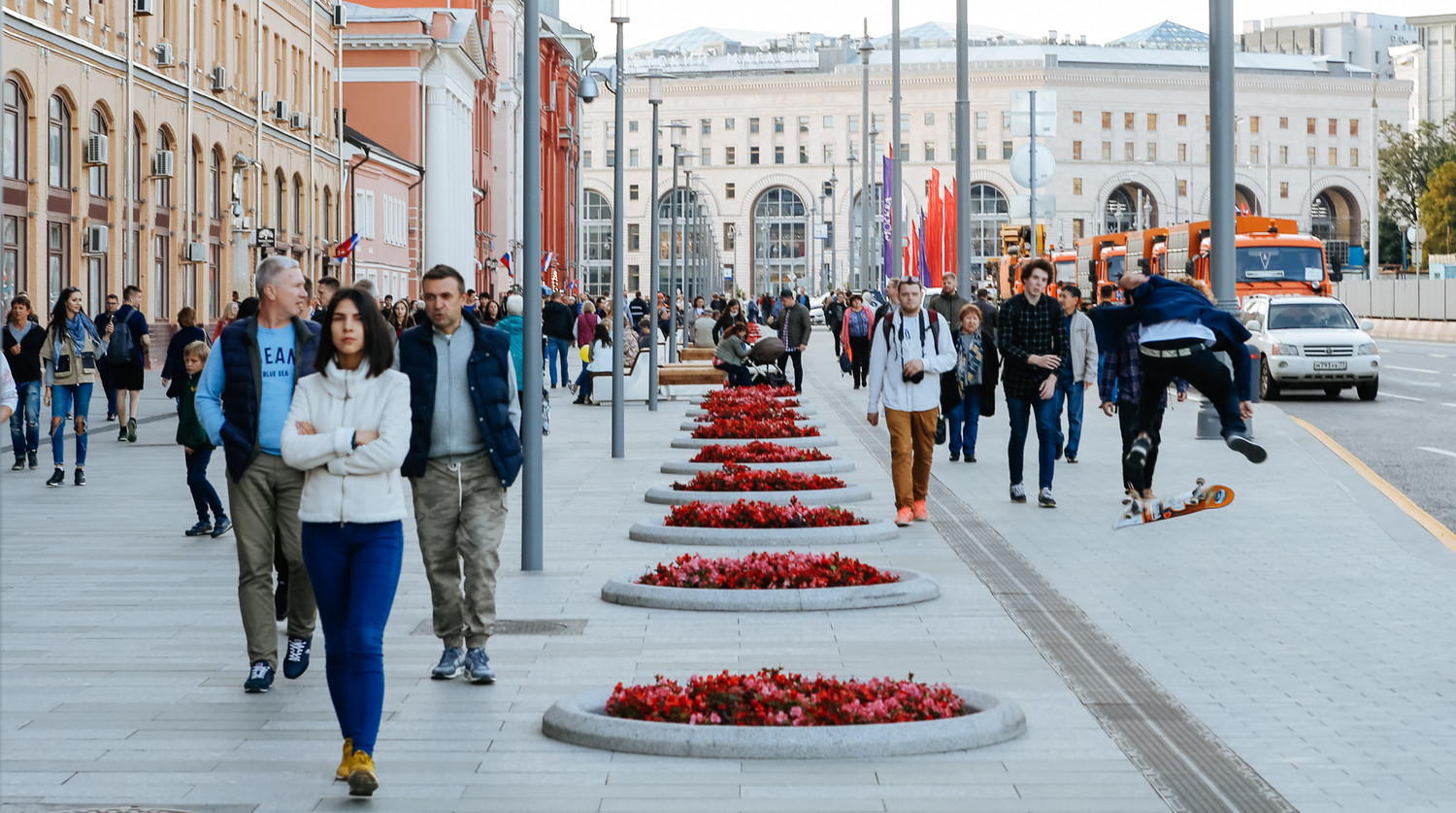 Люди на улицах москвы сегодня