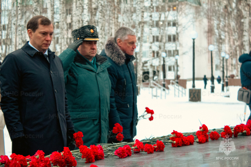 В День Героев Отечества состоялась церемония возложения цветов