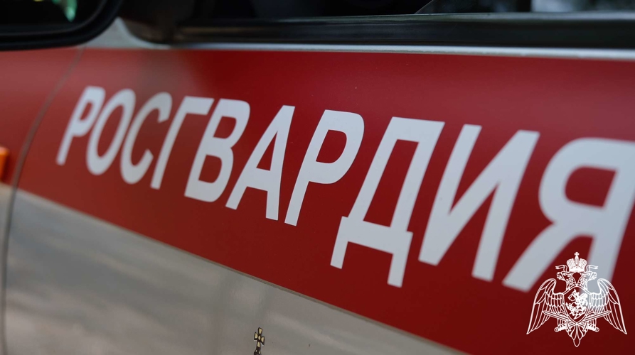 Росгвардейцы задержали невменяемого мужчину на охраняемом объекте в Тамбове