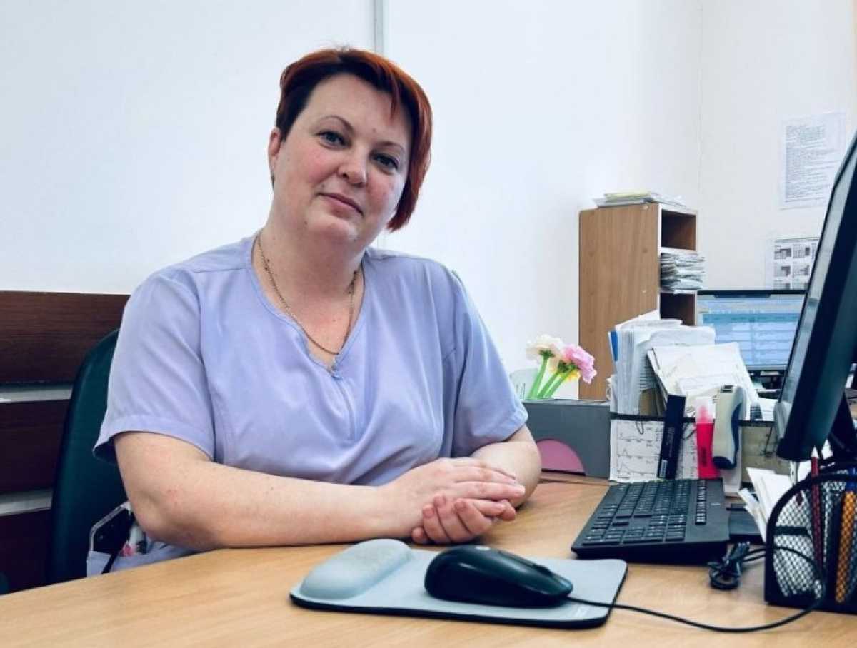 Жизнь фельдшера Юлии Кузаковой складывается из заботы о людях, стремления делиться опытом и веры в доброе дело.