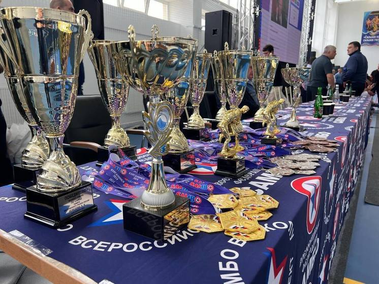 В Курганинске открылся межрегиональный турнир по самбо