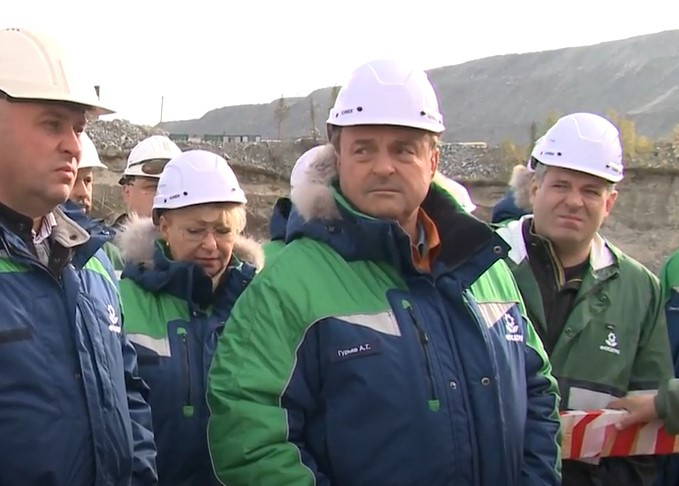 Андрей Гурьев-старший на горном предприятии в Кировске (уже без усов)