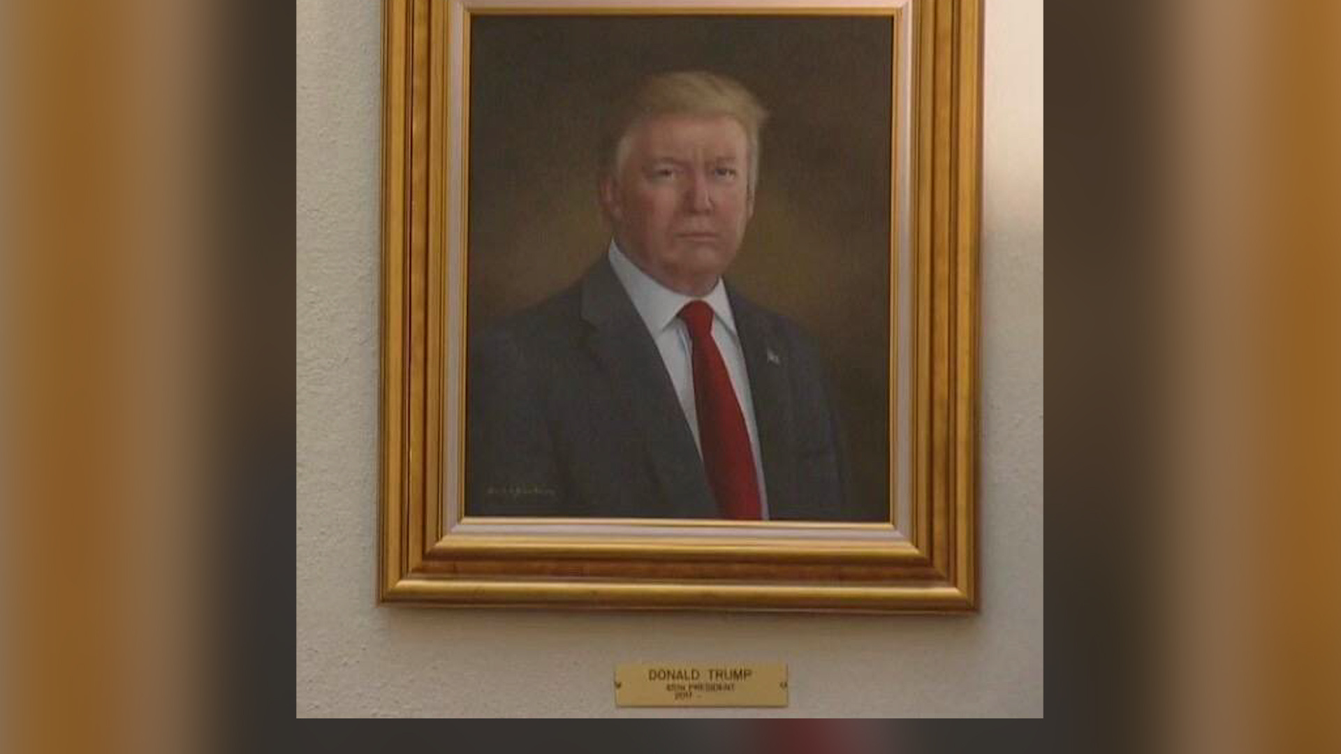 Трамп остался крайне недоволен своим портретом в Капитолии штата Колорадо