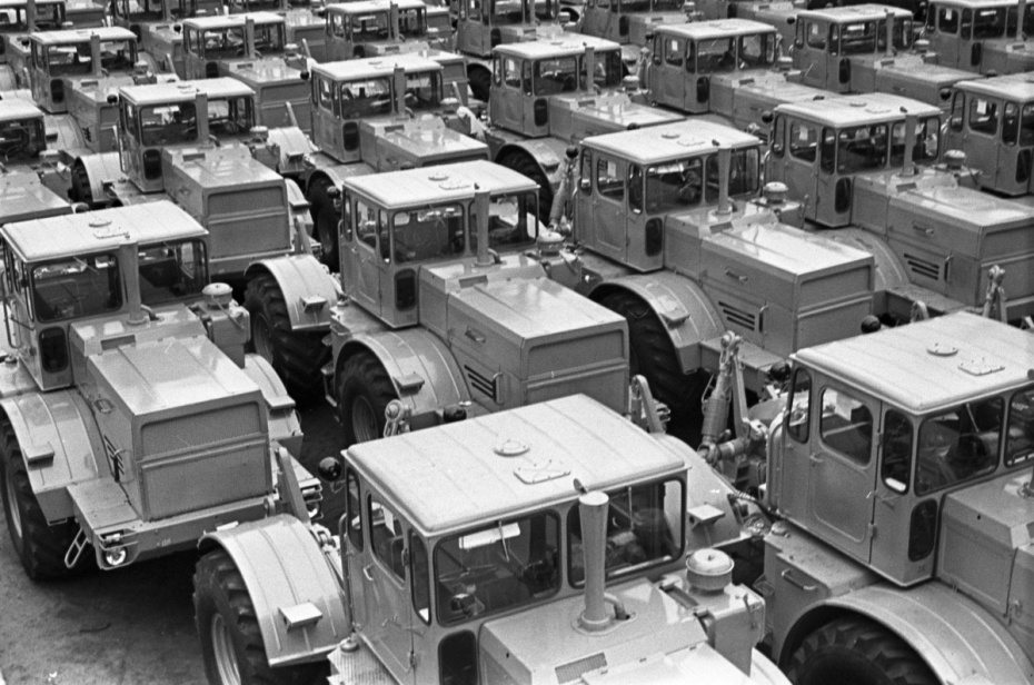 Тракторы ‭«Кировец» (К-700)