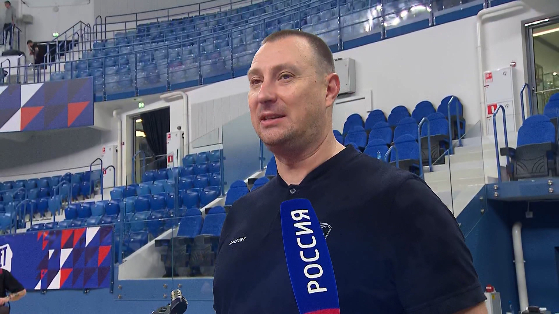 Главный тренер волейбольного 