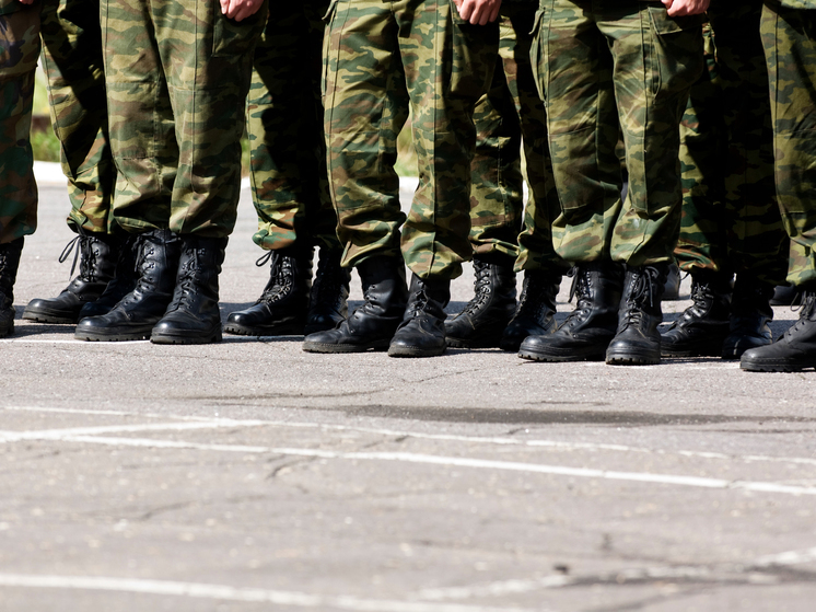 Военный суд в Новосибирске вынес приговор военному за незаконное хранение оружия