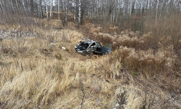 В Пижанском районе подросток на ВАЗ съехал с дороги и опрокинулся