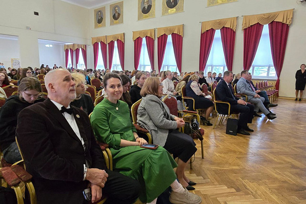 Заслуженный ветеринарный врач России встретился с кировскими студентами