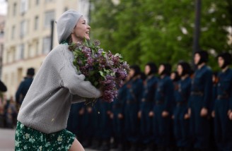 Впервые в Челябинске состоялась историческая реконструкция отправки на фронт добровольцев-танкистов