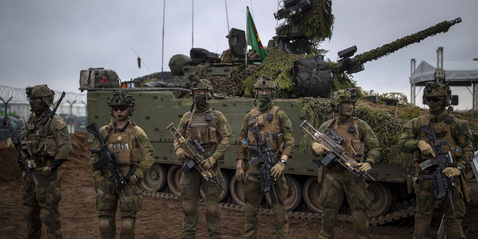 Солдаты Армии Норвегии принимают участие в военных учениях НАТО Железный волк 2022-II (Iron Wolf 2022-II) на полигоне в Пабраде, к северу от столицы Литвы Вильнюса - ИноСМИ, 1920, 02.04.2025