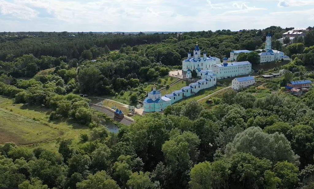 Рыльск курчатов. Город Рыльск Курской области фото. Фото Щигры Курской области. Горка в Рыльске к Сейму.