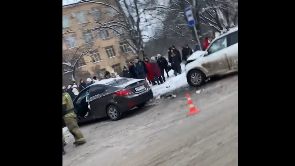 Погибла водитель Хендая: подробности страшного ДТП в центре Вологды ...