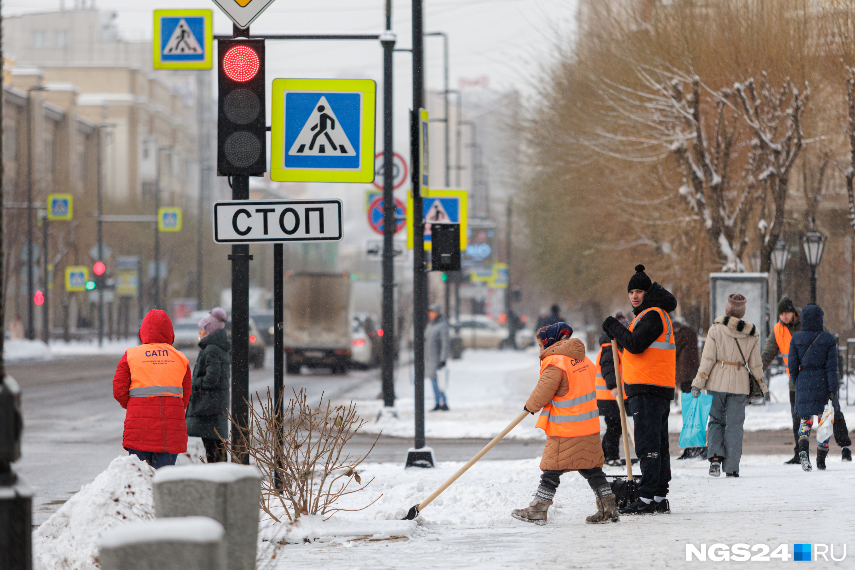 Снег в красноярске сегодня 2024. Снегопад Красноярск. Заснеженный Красноярск. Красноярский снег. Фото Москва утром снег 7.05.24.