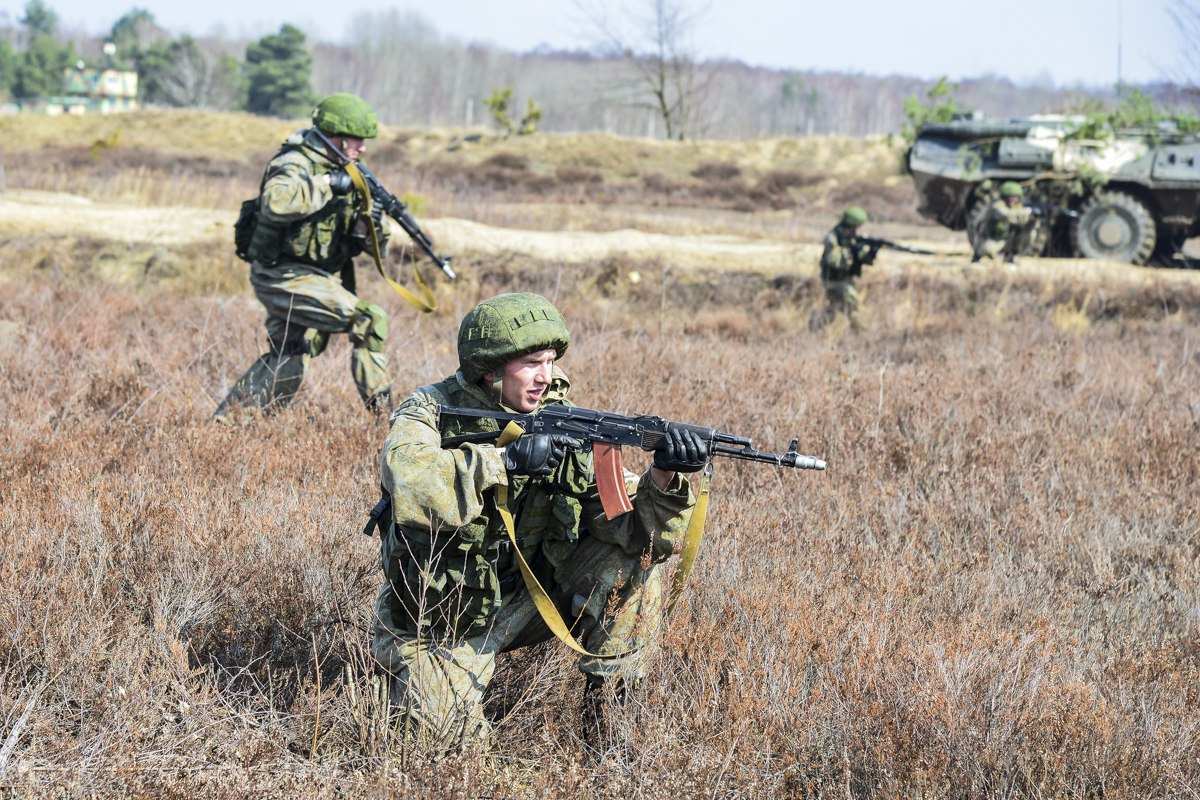 Под огнём врага бронегруппы «Отважных» штурмуют Новоэкономическое, прорываясь к Мирнограду (КАРТА, ВИДЕО)
