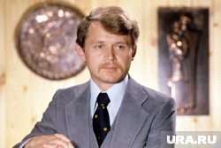 В детстве Никоненко увлекался игрой на аккордеоне, любил читать стихи, петь и гулять во дворе с друзьями