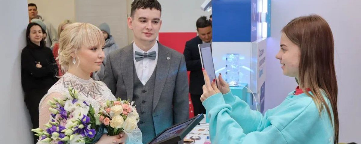 Учителя из Воронежской области поженились без документов
