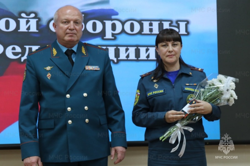 Сотрудники МЧС Забайкалья провели торжественное собрание, посвященное Дню гражданской обороны России