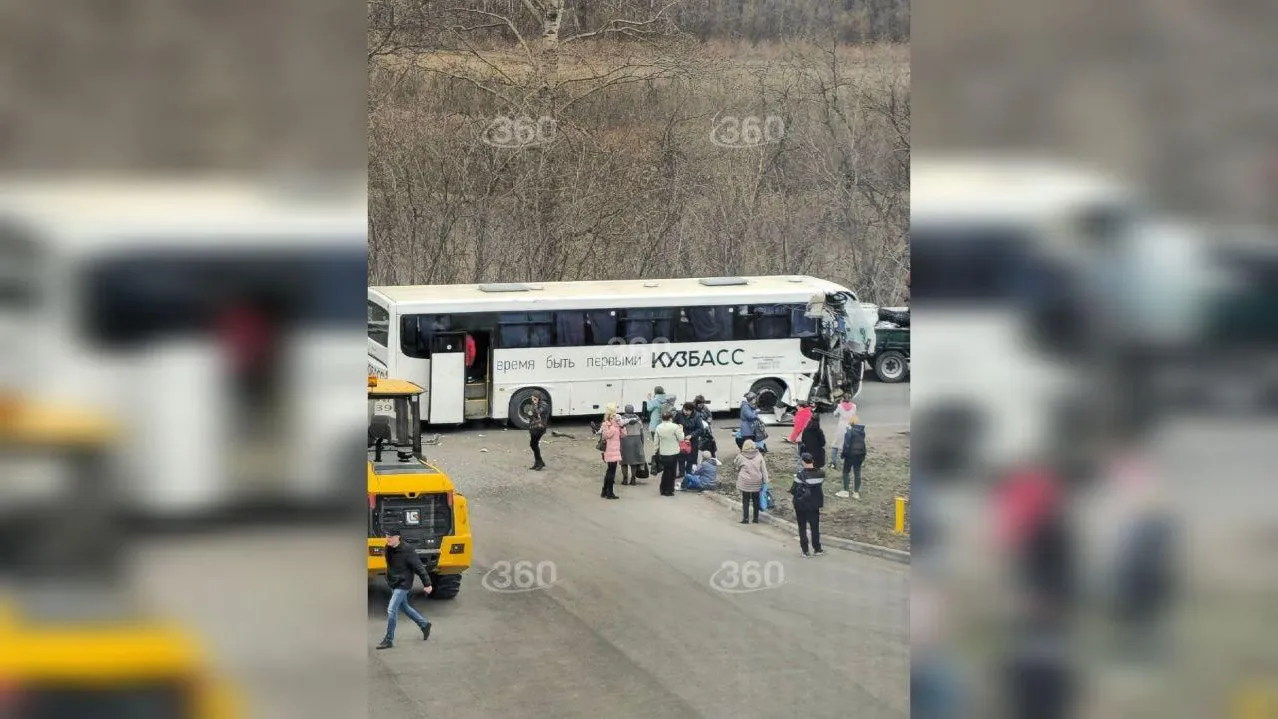 водитель рейсового автобуса не справился с управлением и нанес повреждения задача