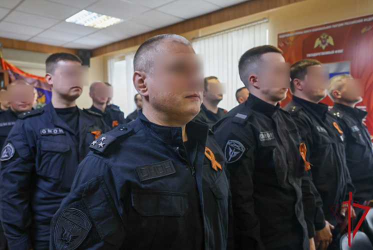 В Санкт-Петербурге поздравили ОМОН «Балтика» (на транспорте) Росгвардии с 33-летием со дня образования