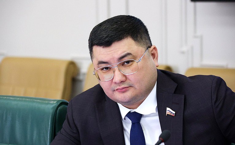 Борис Хачиров