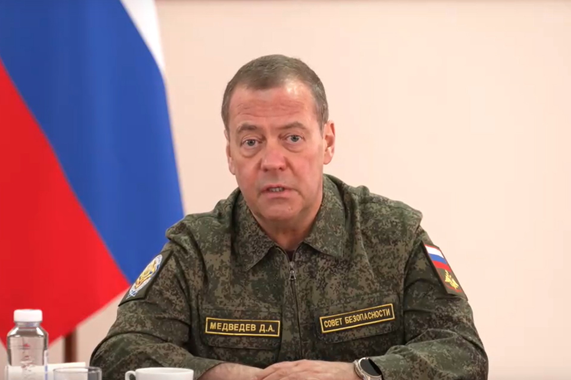 Медведев обвинил ФРГ в искажении истории Второй мировой войны