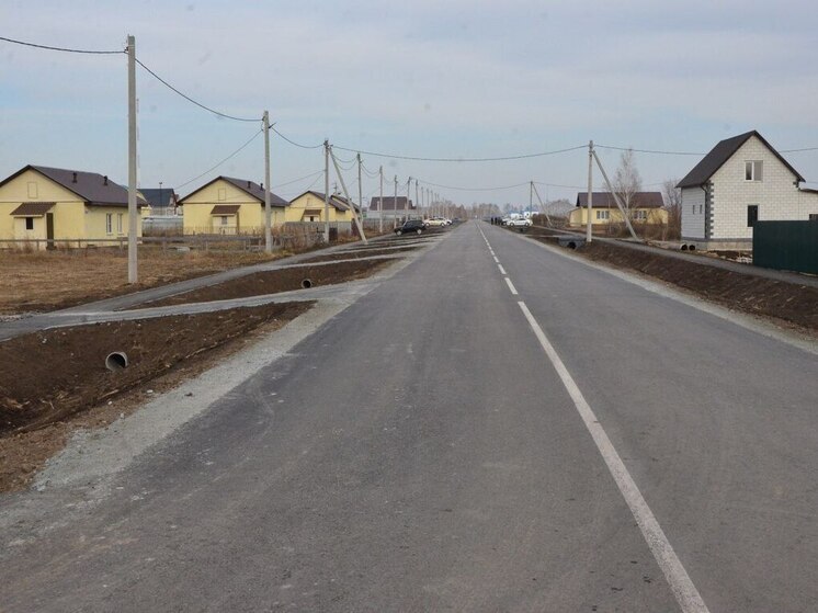 Губернатор Омской области Хоценко проверил строительство новой дороги в Калачинском районе