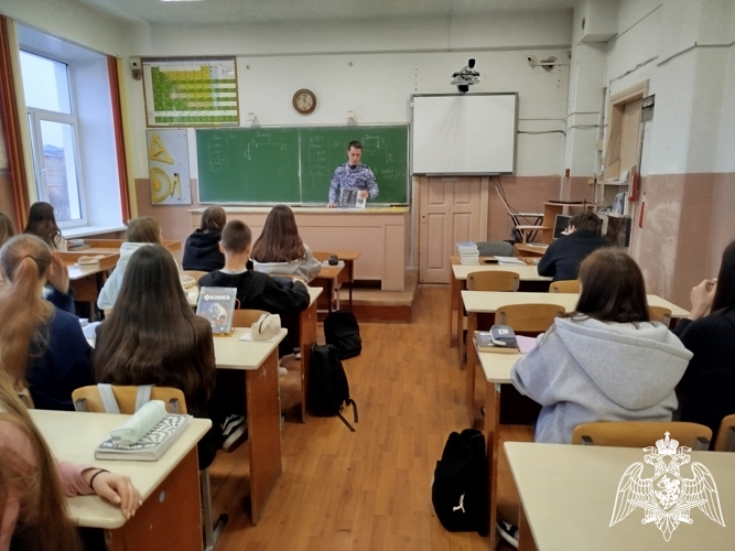 В Юже сотрудники вневедомственной охраны Росгвардии рассказали школьникам о нюансах службы