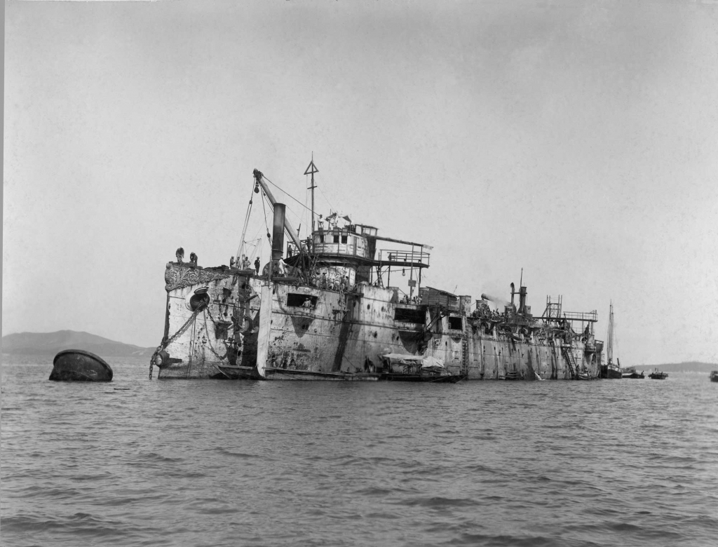 Подъем крейсера "Варяг" японцами, 1905 год